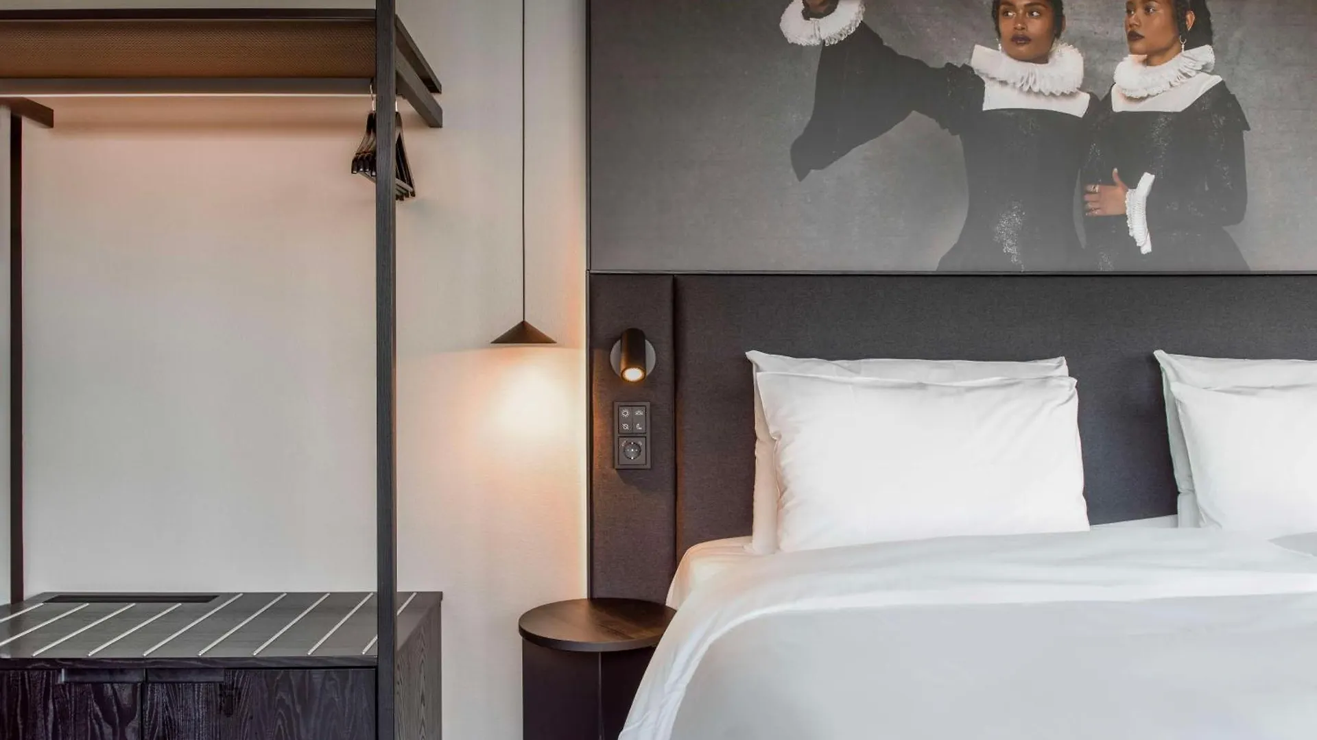 Hotel Radisson Red Helsinki 4*,